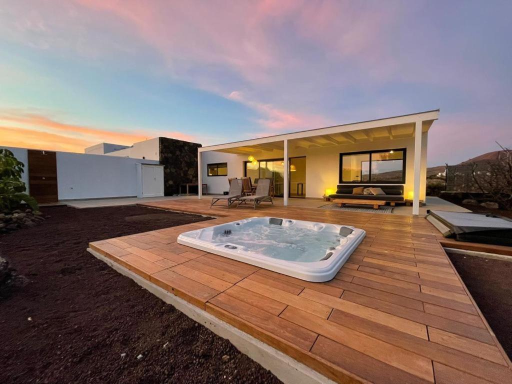 North Shore Villas Lajares, Manalari, Private Jacuzzi 外观 照片